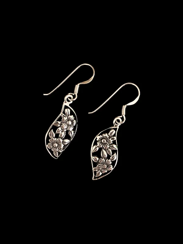 unique crystal earrings for a sparkling effect-Flower Drop Dangles